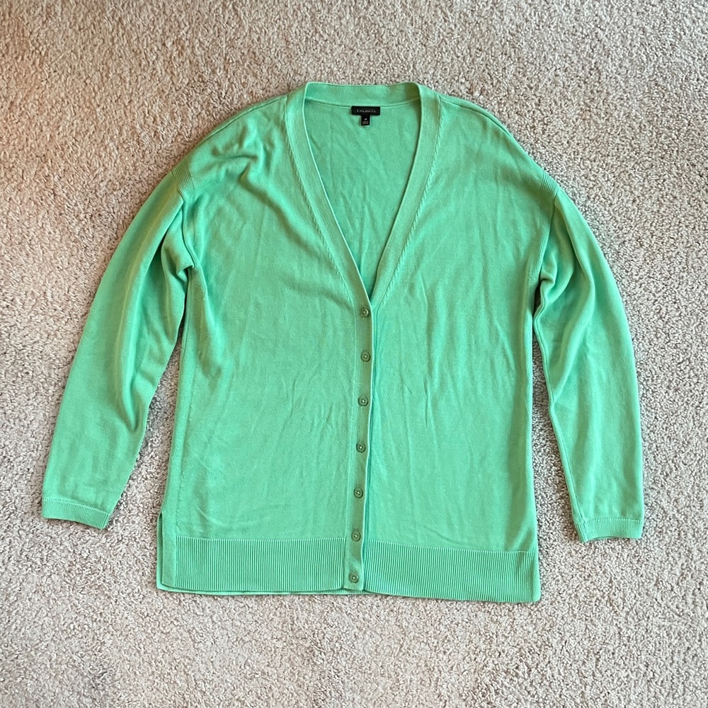 Talbots Mint Green V-cut Long Sleeve Cardigan Sweater Size Medium Button Down